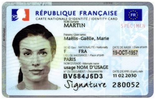 Documento de identidad manipulado